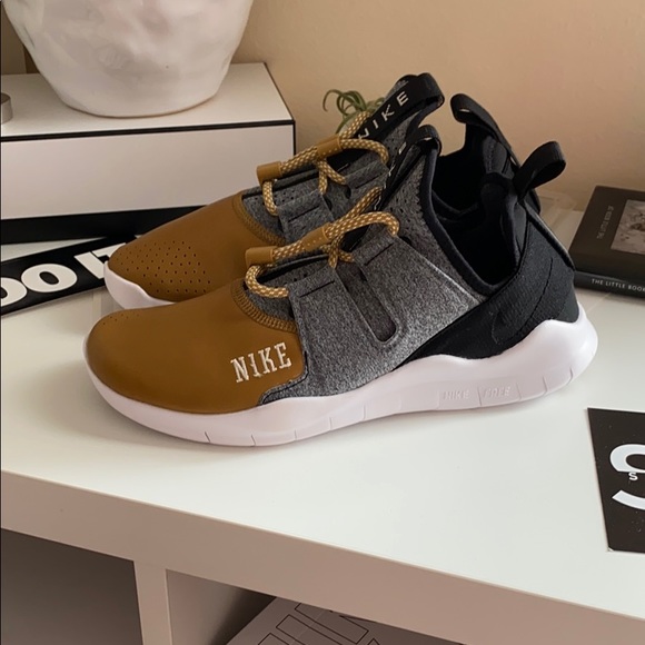 NWT Nike free RN - Picture 7 of 8